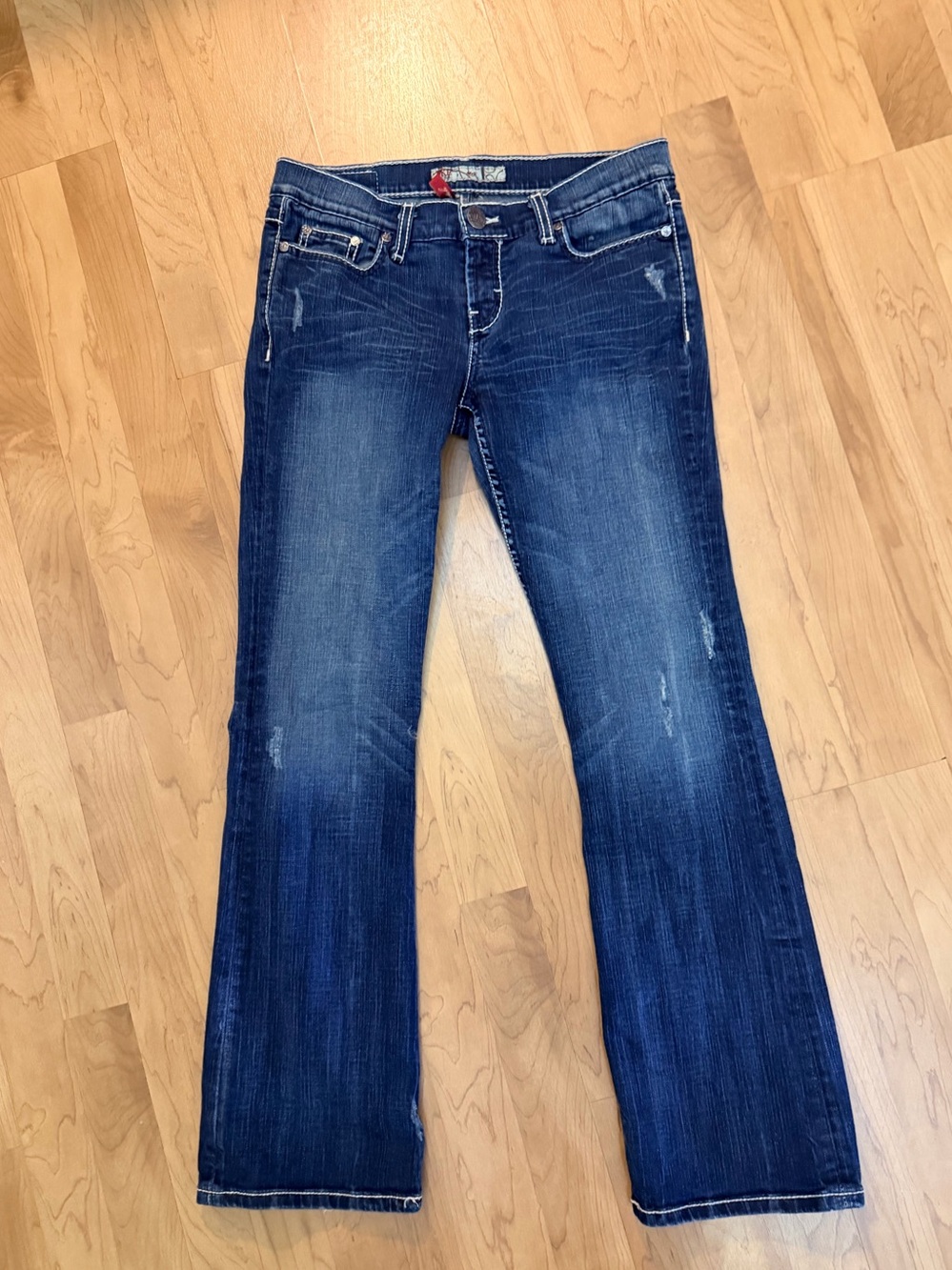 Like new Buckle Women's Dark Blue Denim Bootcut Jeans w rhinestones